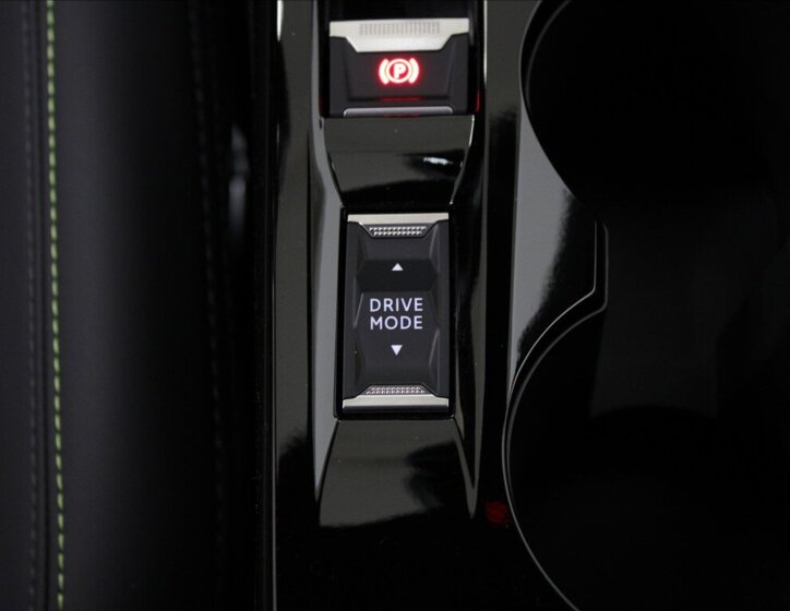 Peugeot 2008 SUV / Terénní 1,2 l 107 kw