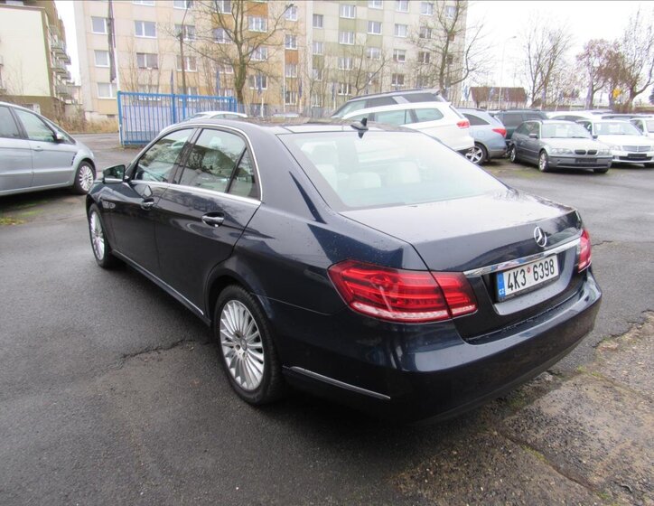 Mercedes-Benz Třídy E Sedan / Limuzína 3,0 l 190 kw