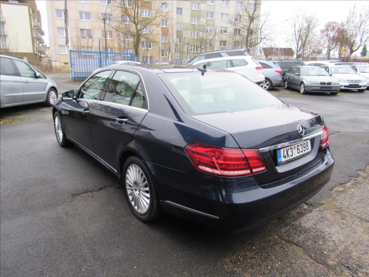 Mercedes-Benz Třídy E Sedan / Limuzína 3,0 l 190 kw