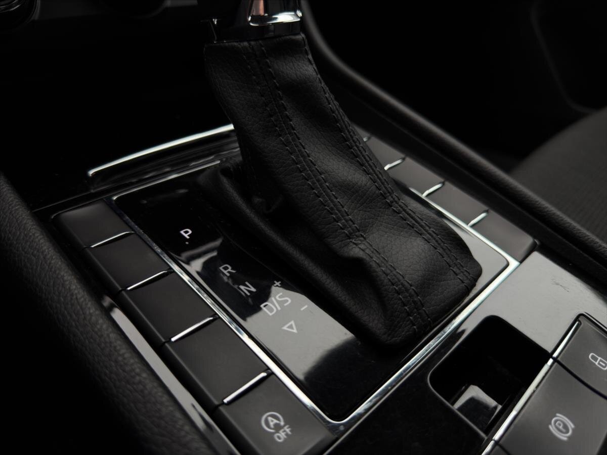 Škoda Superb Sedan / Limuzína 2,0 l 110 kw