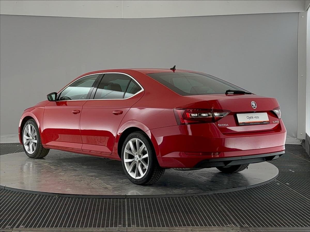 Škoda Superb Liftback 1,4 l 110 kw