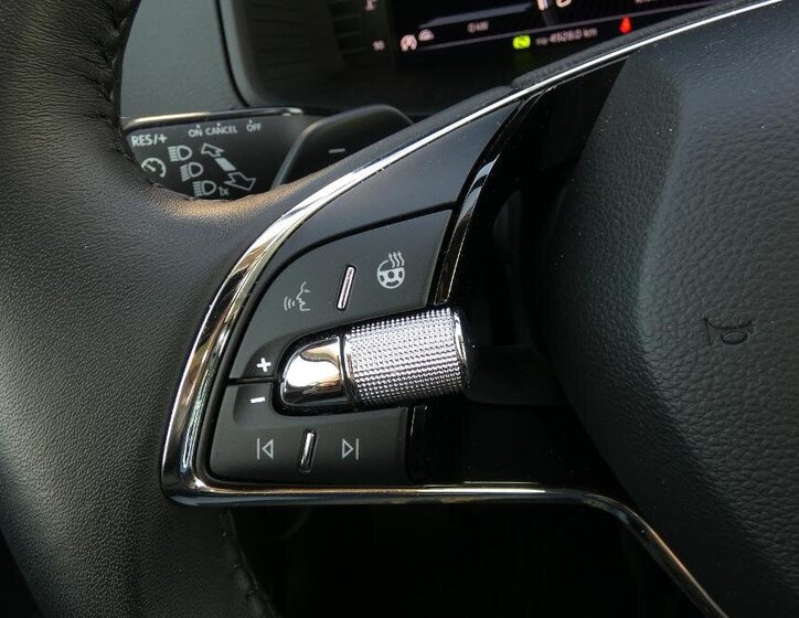 Škoda Karoq SUV / Terénní 1,5 l 110 kw