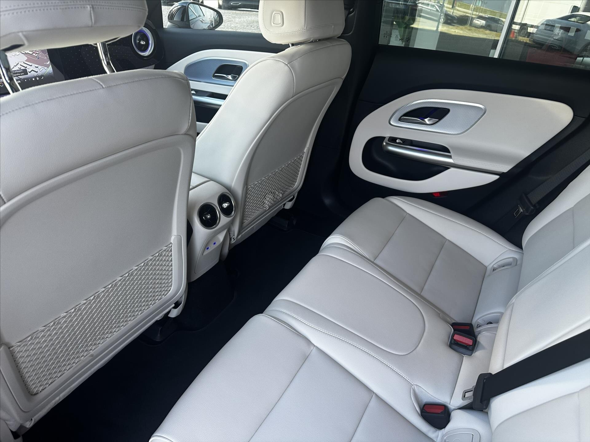 Mercedes-Benz CLA Sedan / Limuzína 0,0 200 kw