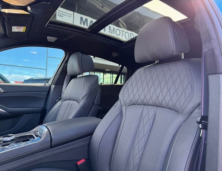 BMW X6 SUV / Terénní 4,4 l 390 kw