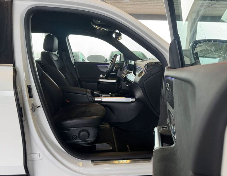 Mercedes-Benz EQB 17