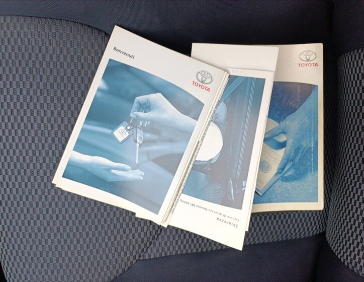 Toyota RAV4 SUV / Terénní 2,2 l 100 kw