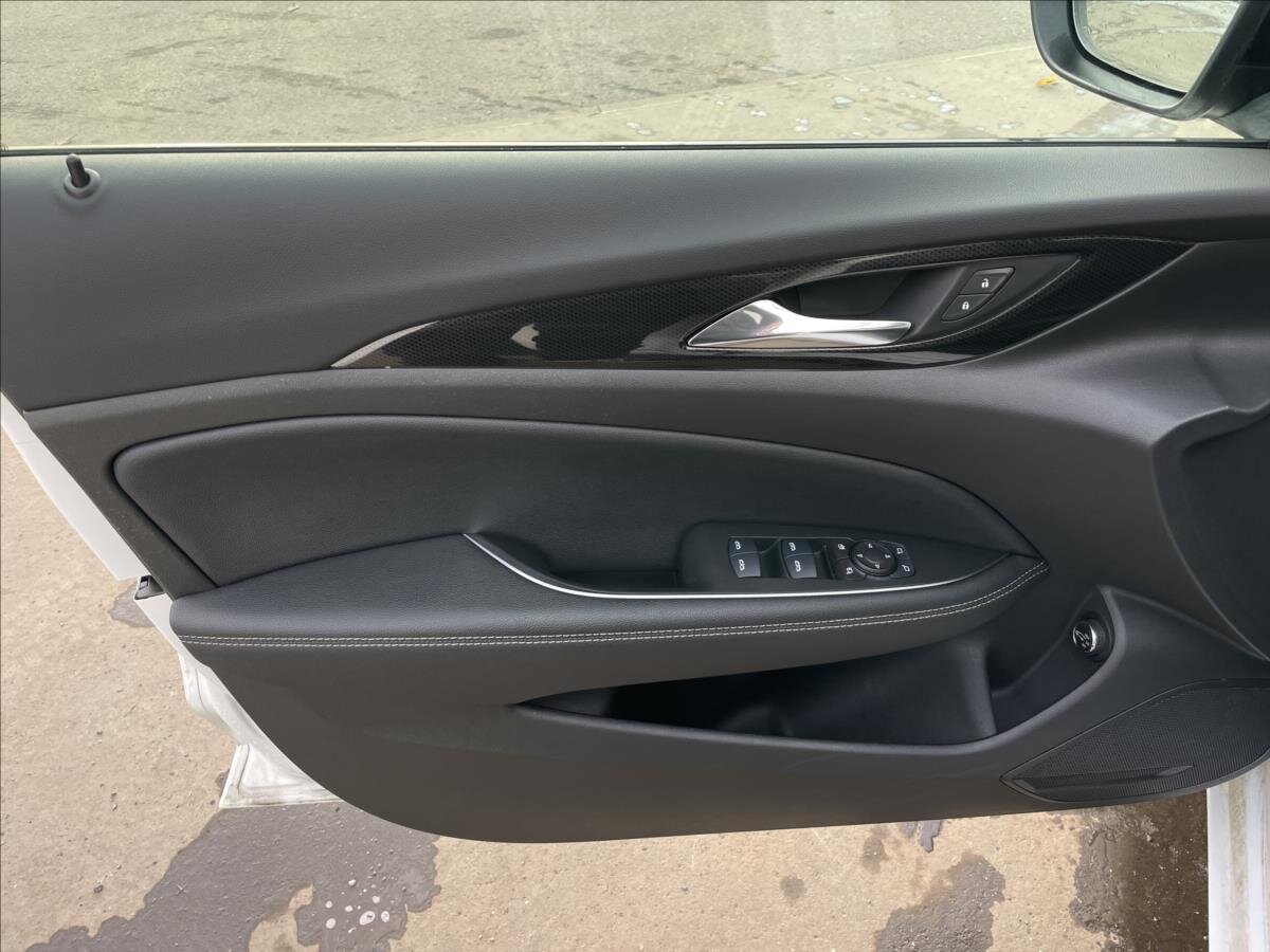 Opel Insignia Kombi 1,5 l 90 kw