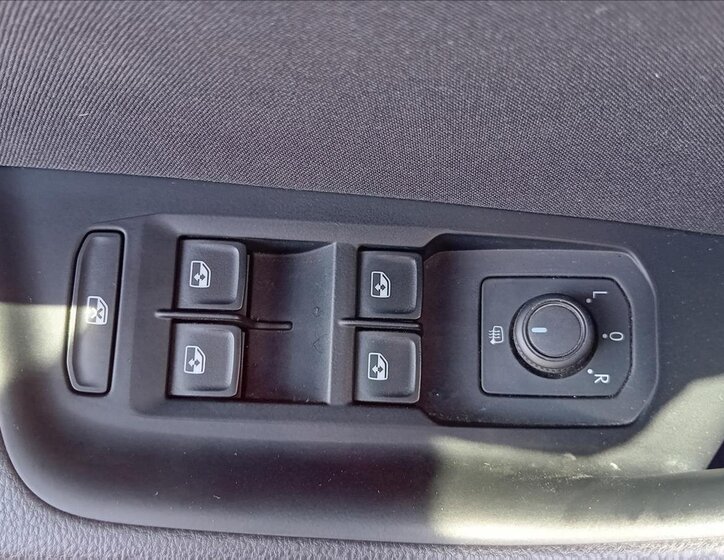 Volkswagen Passat Sedan / Limuzína 1,5 l 110 kw