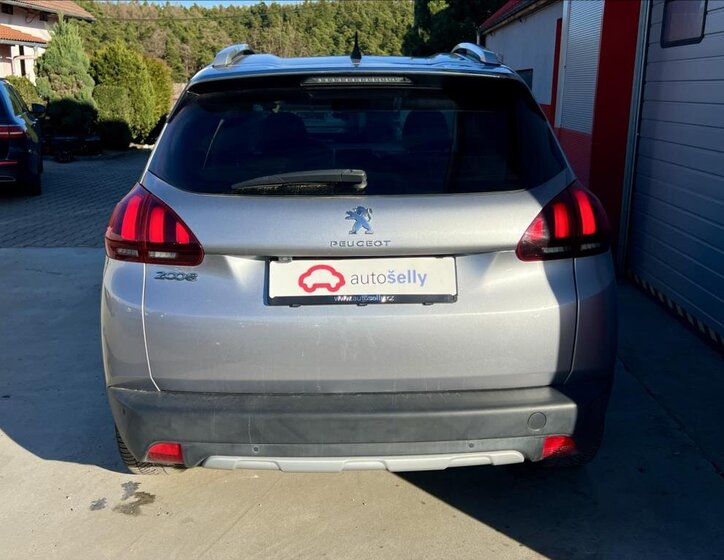 Peugeot 2008 SUV / Terénní 1,2 l 81 kw