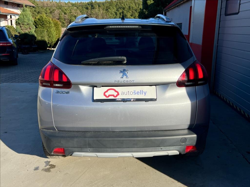 Peugeot 2008 SUV / Terénní 1,2 l 81 kw
