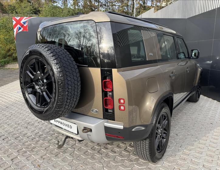 Land Rover Defender 7