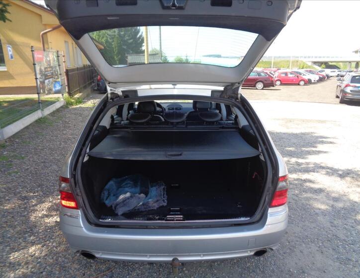 Mercedes-Benz 211 19