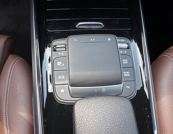 Mercedes-Benz GLB SUV / Terénní 1,3 l 100 kw