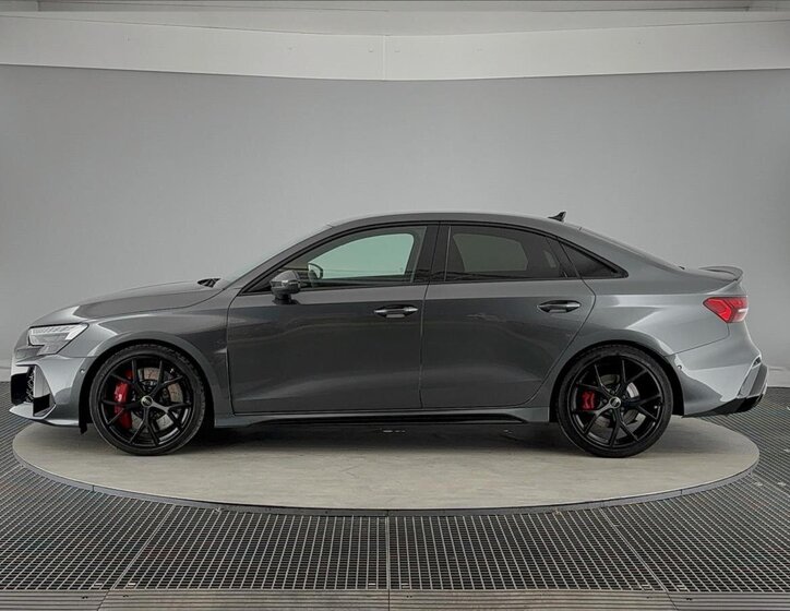 Audi RS 3 Sedan / Limuzína 2,5 l 294 kw