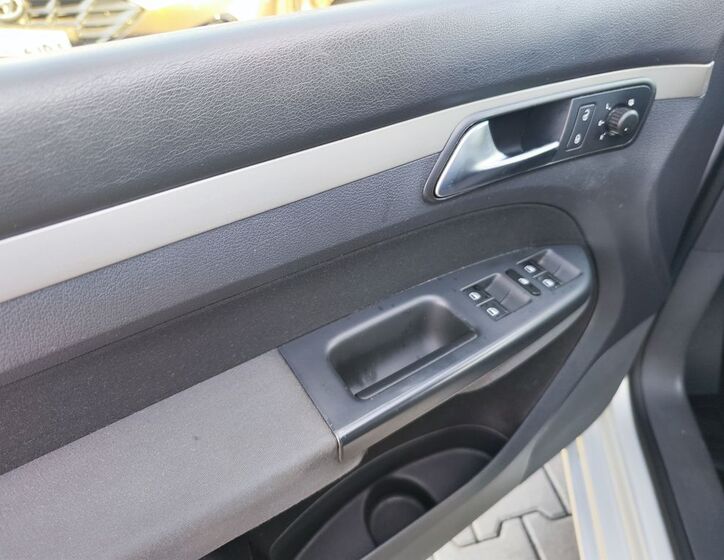 Volkswagen Touran 22