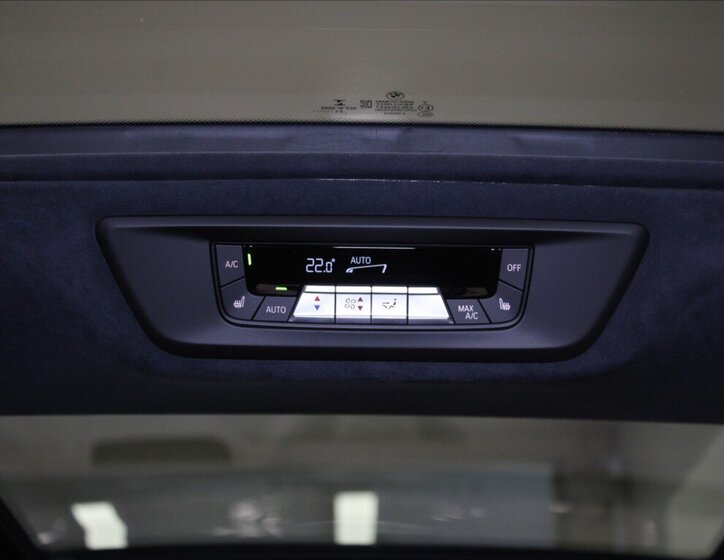 BMW X7 SUV / Terénní 3,0 l 250 kw