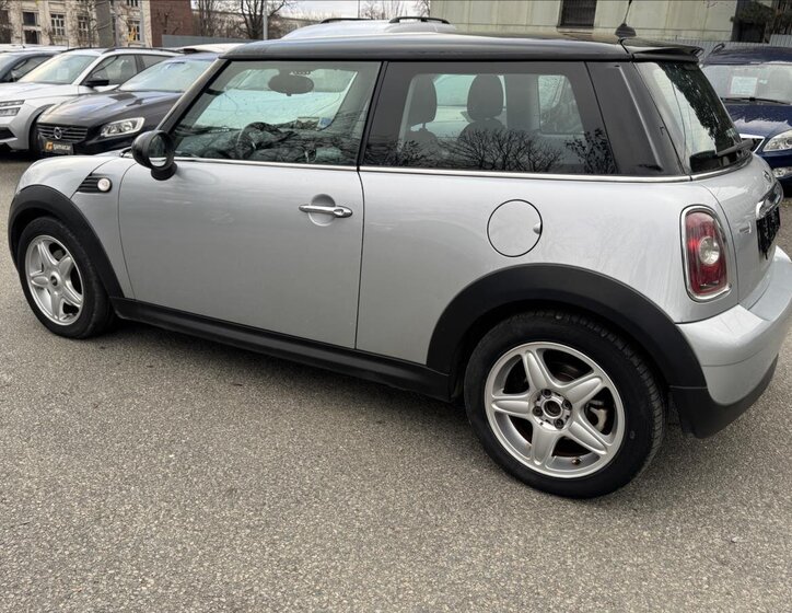 Mini Cooper Hatchback 1,6 l 88 kw