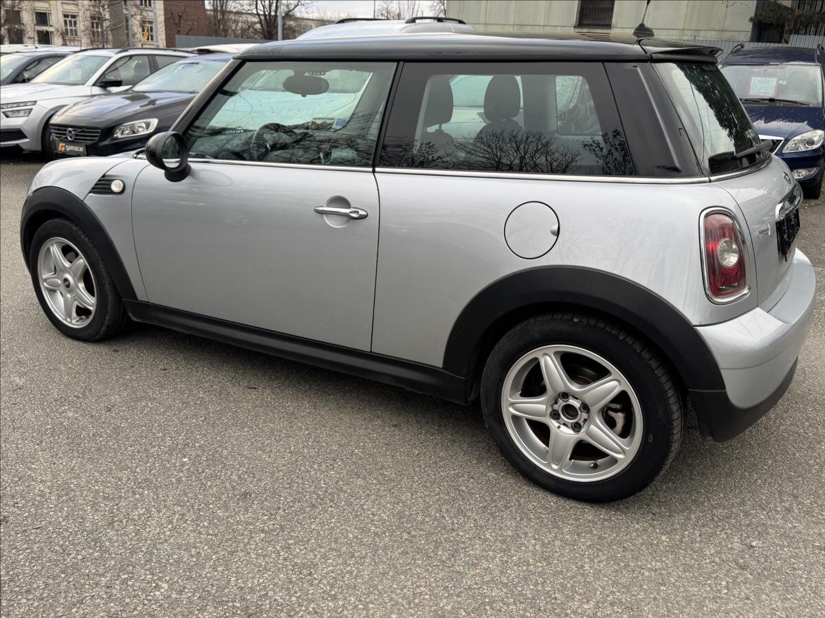Mini Cooper Hatchback 1,6 l 88 kw
