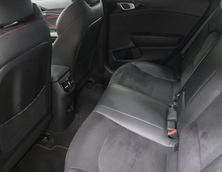 KIA ProCeed Kombi 1,6 l 150 kw