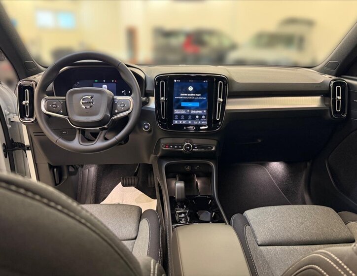 Volvo XC40 SUV / Terénní 2,0 l 120 kw