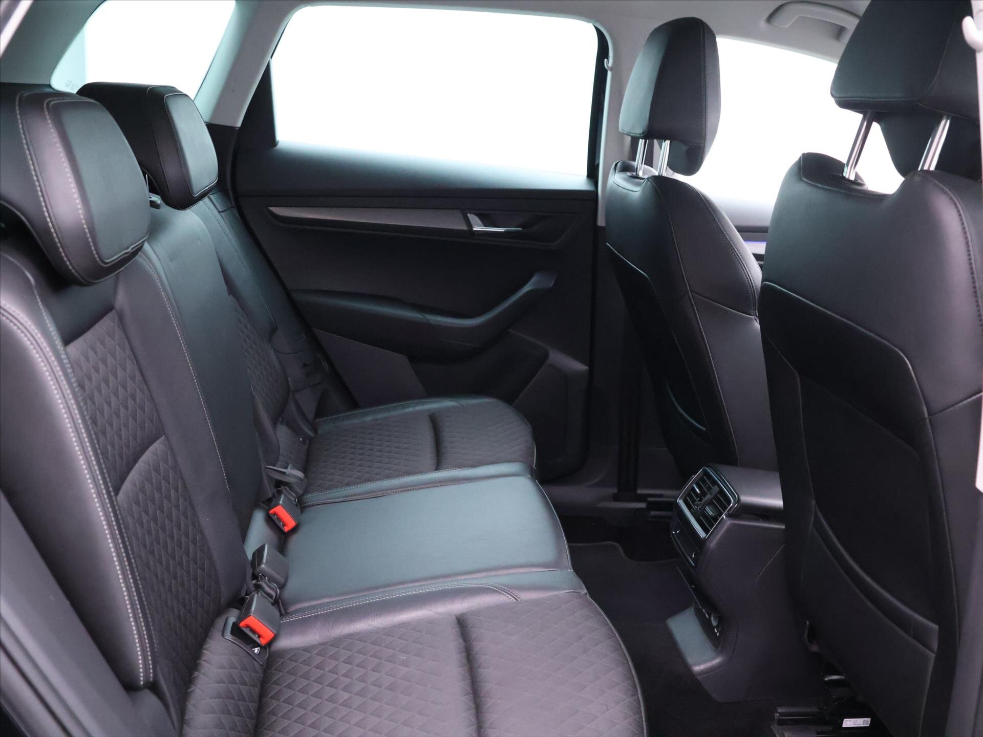 Škoda Karoq SUV / Terénní 1,6 l 85 kw