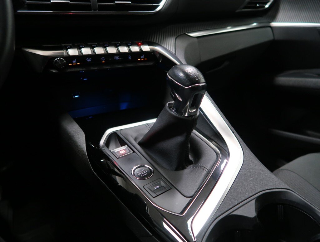 Peugeot 5008 MPV 1,5 l 96 kw