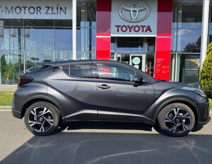 Toyota C-HR 2