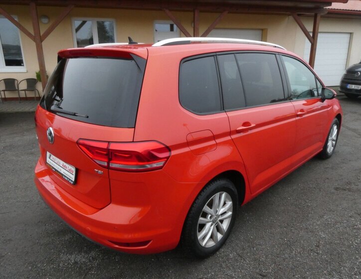Volkswagen Touran 9