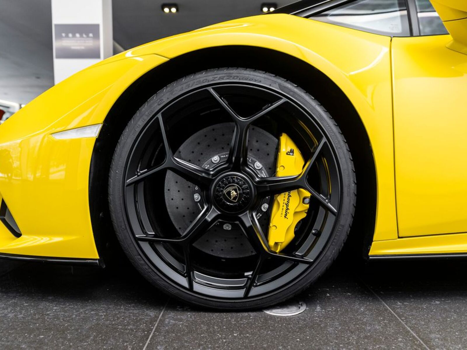 Lamborghini Huracán 11