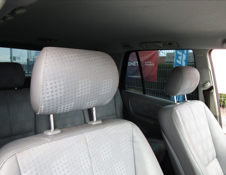 Mercedes-Benz Třídy M Kombi 2,7 l 120 kw