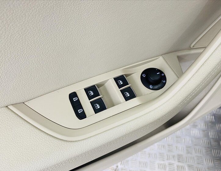 Škoda Superb Liftback 2,0 l 147 kw