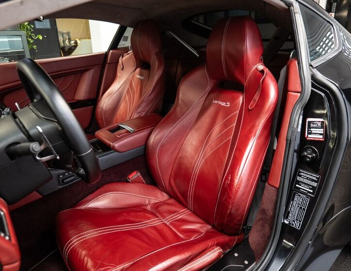 Aston Martin Vantage 7