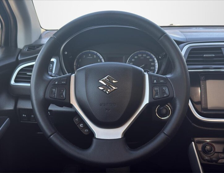 Suzuki SX4 S-Cross SUV / Terénní 1,4 l 103 kw