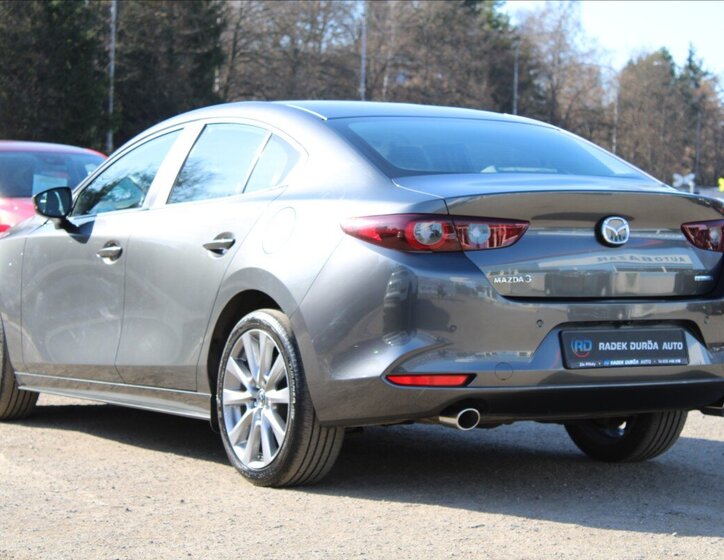 Mazda 3 Sedan / Limuzína 2,0 l 110 kw