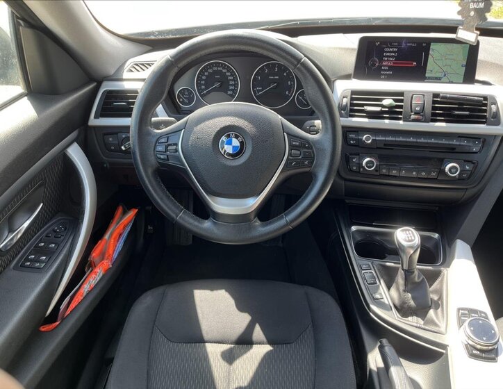 BMW Řada 3 Sedan / Limuzína 2,0 l 135 kw