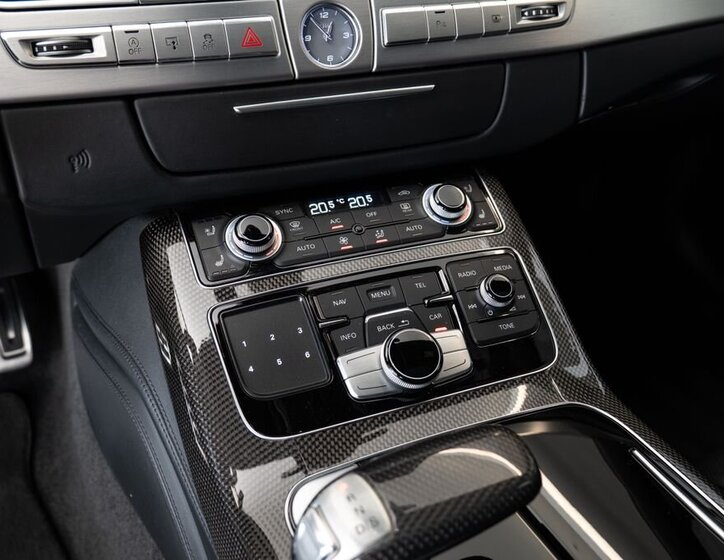 Audi S8 Sedan / Limuzína 4,0 l 382 kw