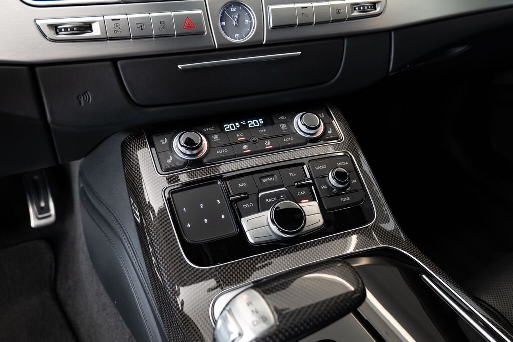 Audi S8 Sedan / Limuzína 4,0 l 382 kw