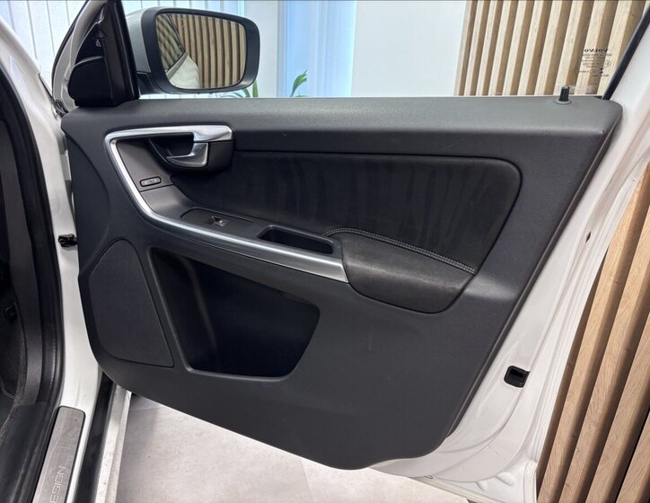 Volvo XC60 Kombi 2,4 l 140 kw