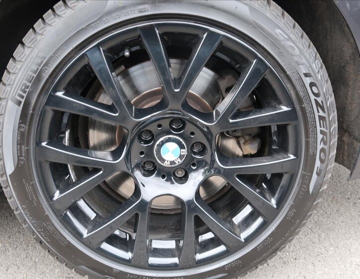 BMW Řada 7 26
