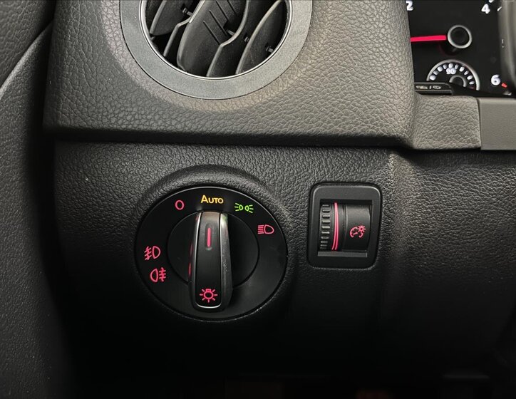 Volkswagen Tiguan SUV 2,0 l 103 kw