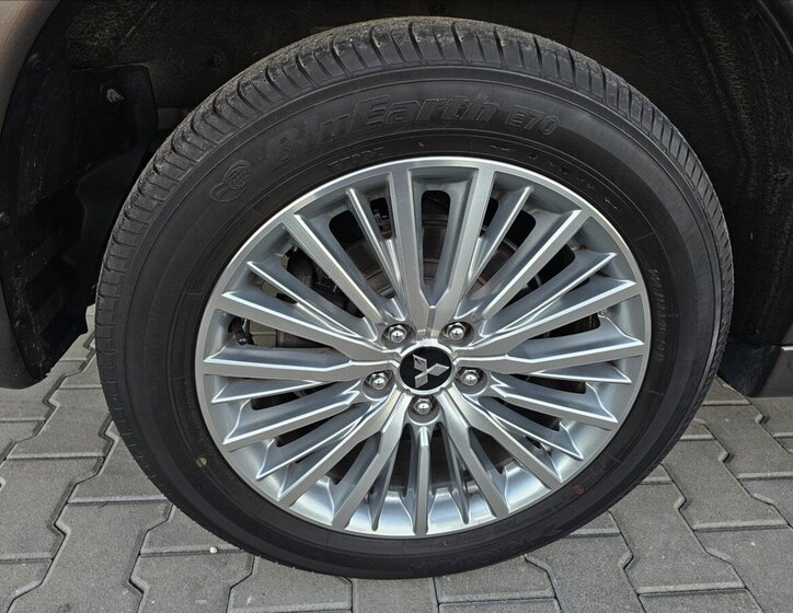 Mitsubishi Outlander 38