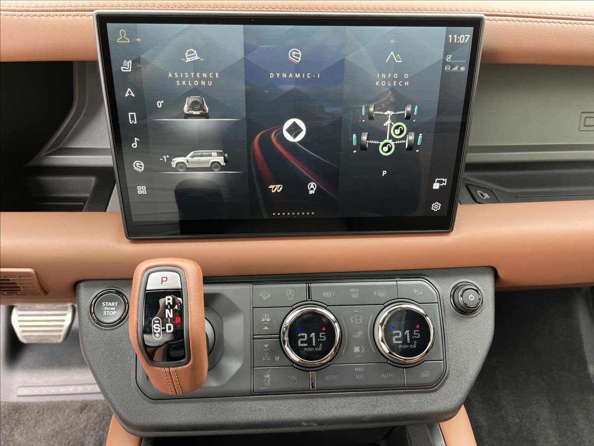Land Rover Defender SUV 4,4 l 467 kw