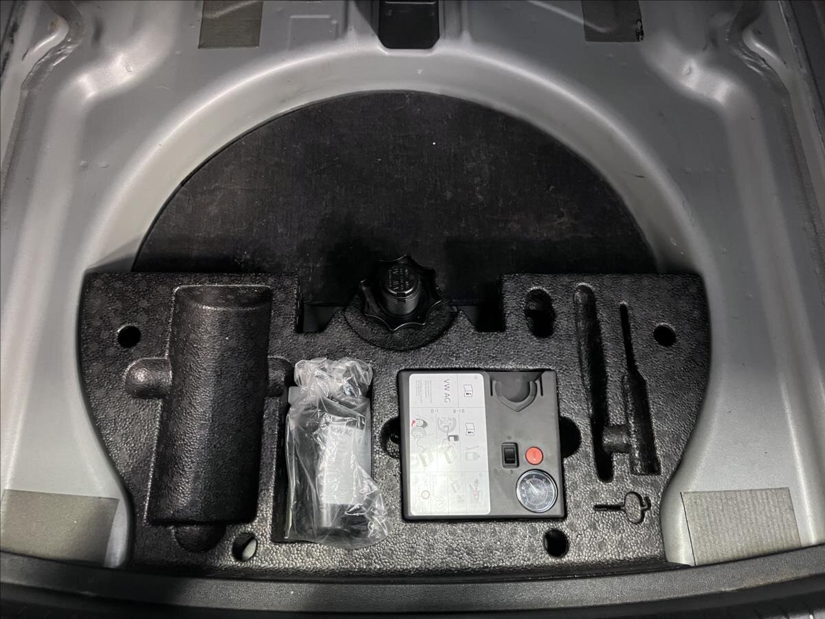 Volkswagen Touran Kombi 1,6 l 81 kw