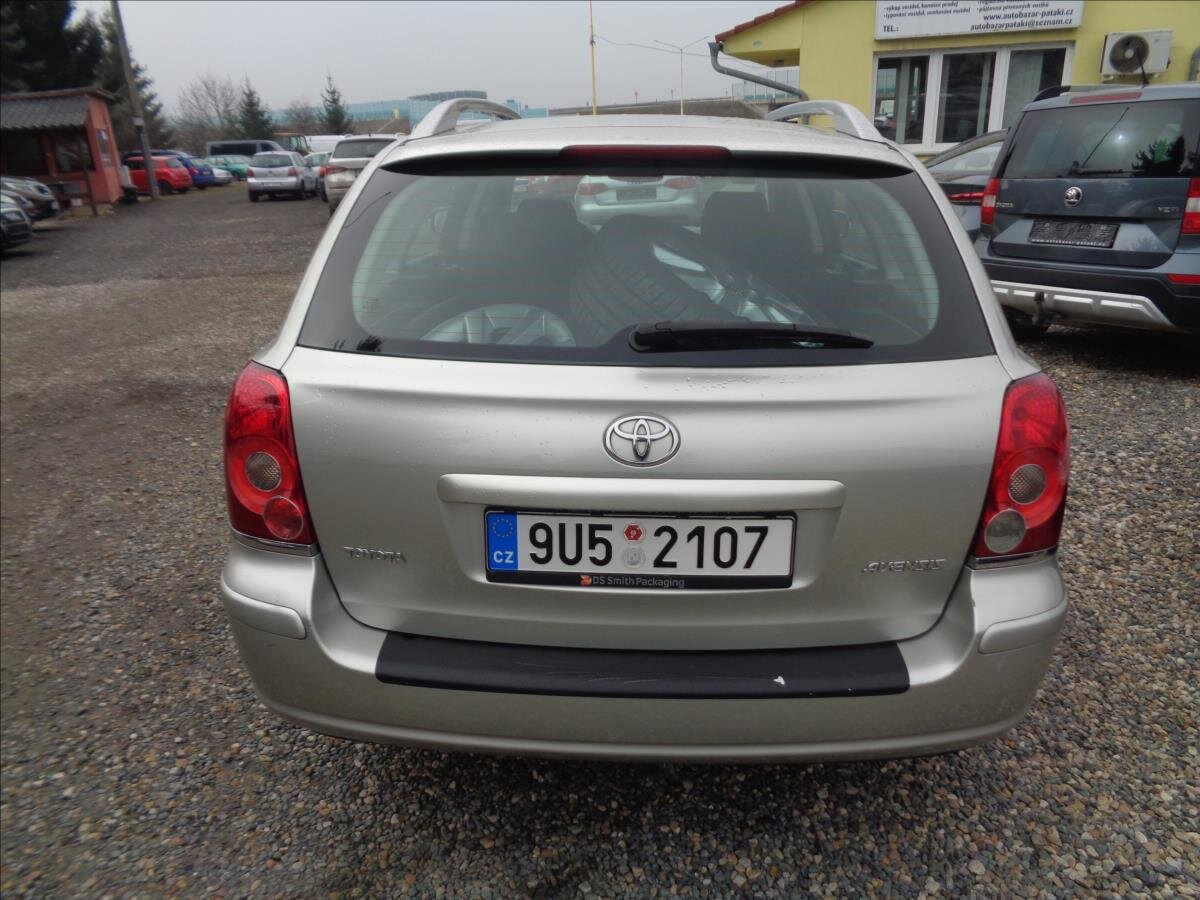 Toyota Avensis Kombi 2,0 l 108 kw