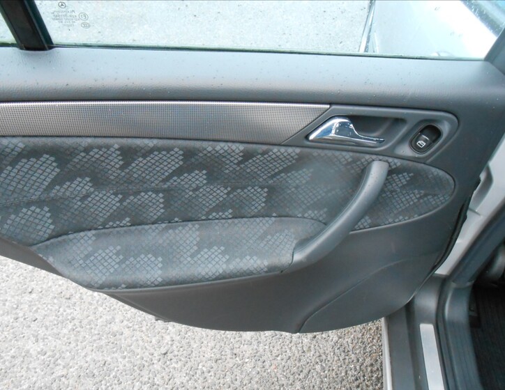 Mercedes-Benz Třídy C 16