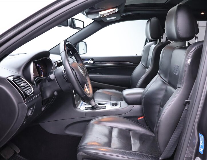 Jeep Grand Cherokee 13