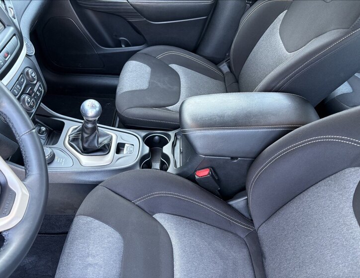 Jeep Cherokee SUV 2,0 l 103 kw