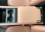 Land Rover Defender SUV 4,4 l 467 kw