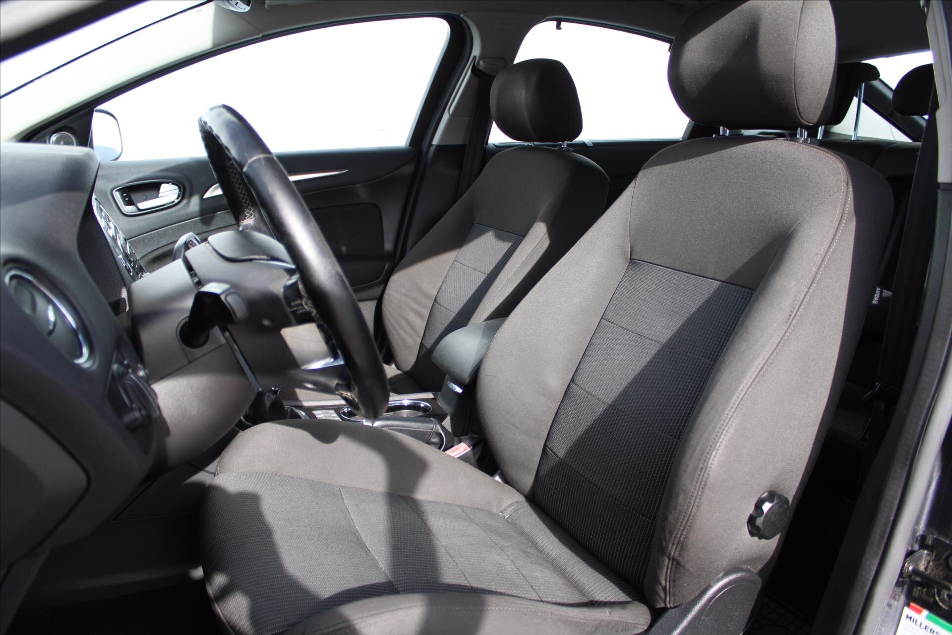 Ford Mondeo Liftback 2,0 l 103 kw