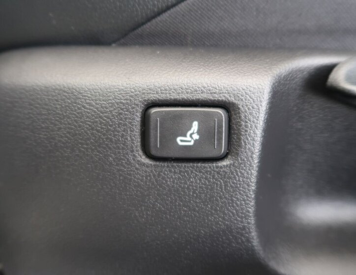 Toyota C-HR SUV / Terénní 1,8 l 72 kw